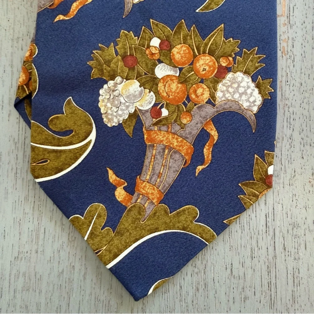 Valentino Cravatte Italy Fall RARE Cornucopia Luxury 100% Silk Tie Art Nouveau - Picture 7 of 9